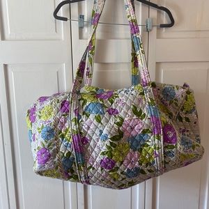 VERA BRADLEY DUFFLE BAG